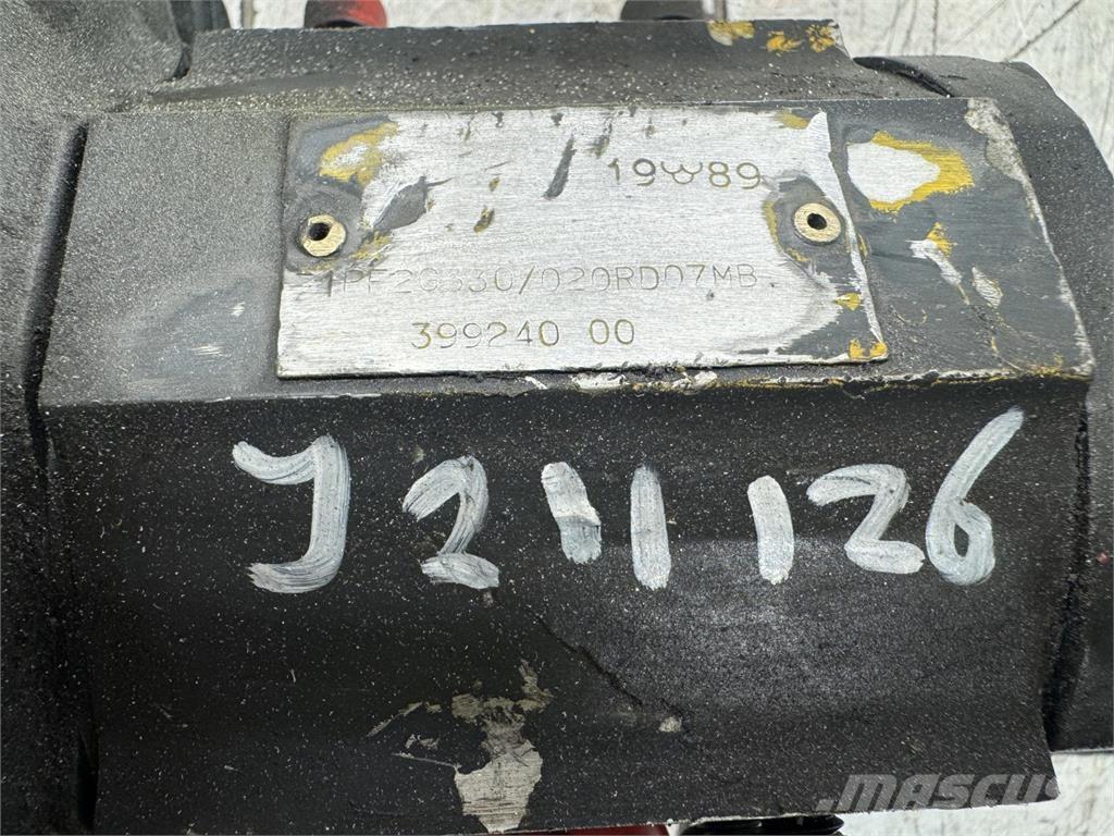  Gear pump Crane parts and equipment