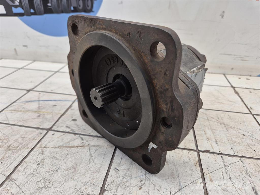 Gear pump Crane parts and equipment