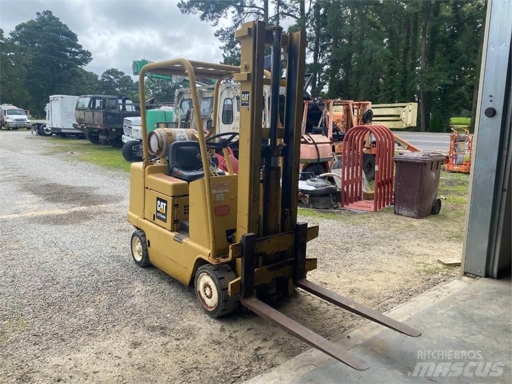 CAT T40B Construction - Others