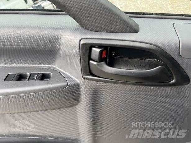 Isuzu NRR Construction - Others