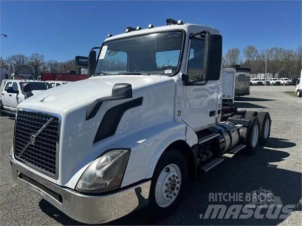 Volvo VNL Construction - Others
