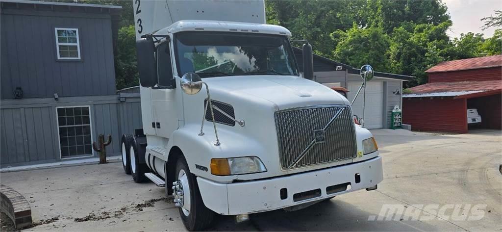 Volvo VNL Construction - Others