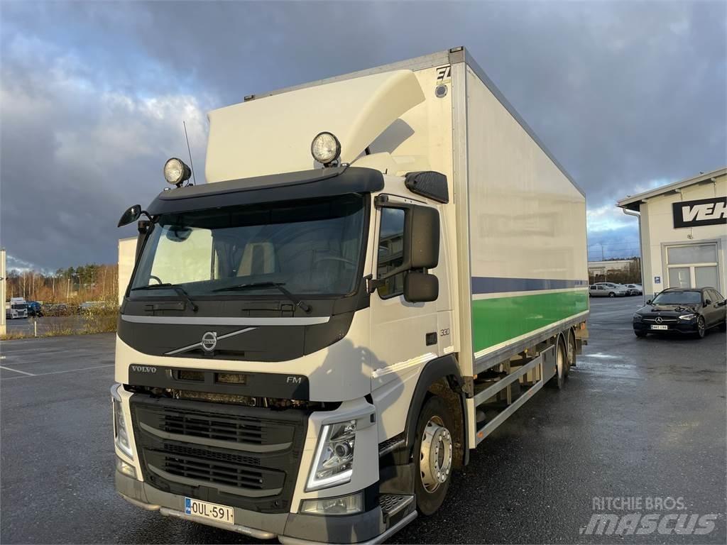 Volvo FM 330 Temperature controlled trucks