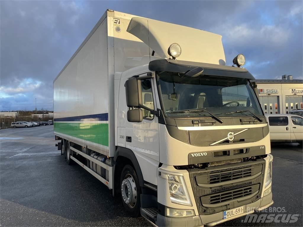 Volvo FM 330 Temperature controlled trucks