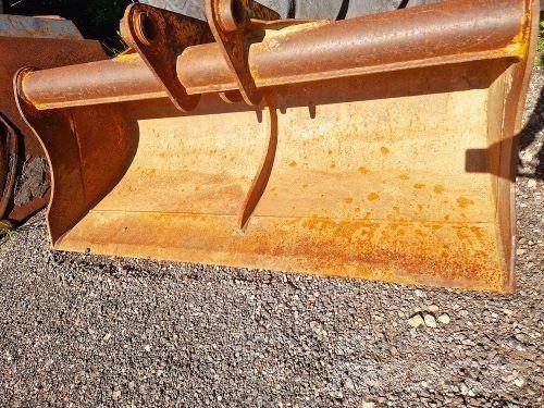 JCB 3CX Buckets