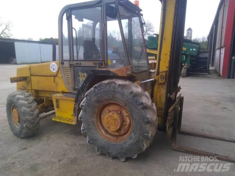 JCB 930 Rough terrain trucks