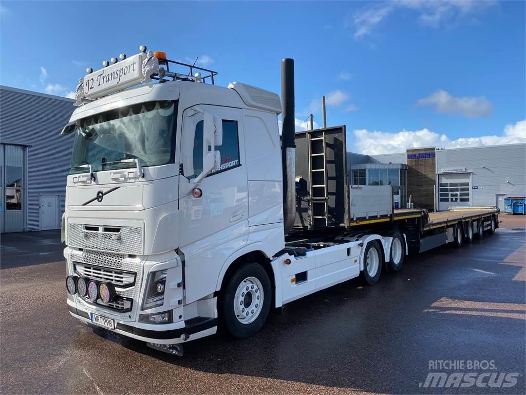 Tyllis  Skeletal trailers
