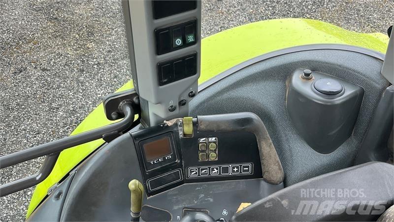 CLAAS 697 Tractors