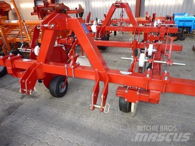 CM  Planters