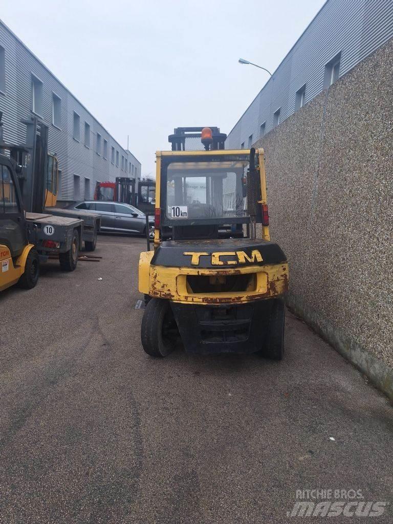 TCM FD40Z7 Diesel trucks
