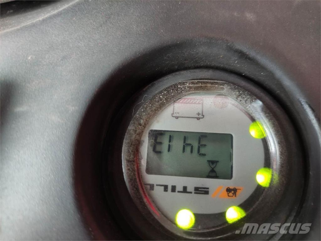 Still EGV16 Pedestrian stacker