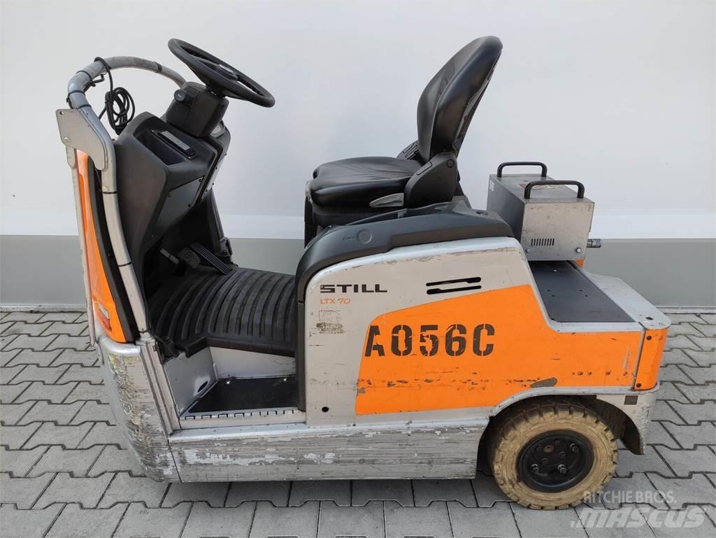 Still LTX-70 Towing trucks