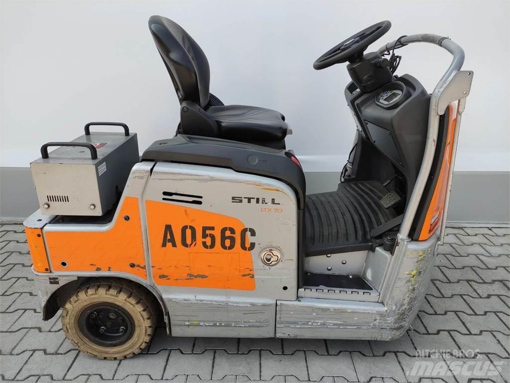 Still LTX-70 Towing trucks