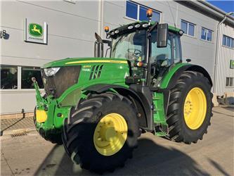 John Deere 6215R