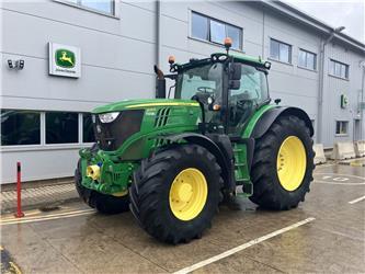 John Deere 6215R