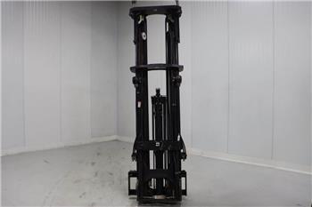 Caterpillar triplex mast