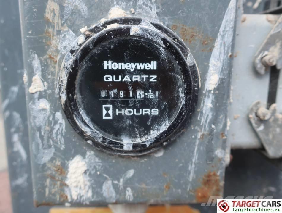 SkyJack SJ16 Electric Vertical Mast Work Lift 675cm