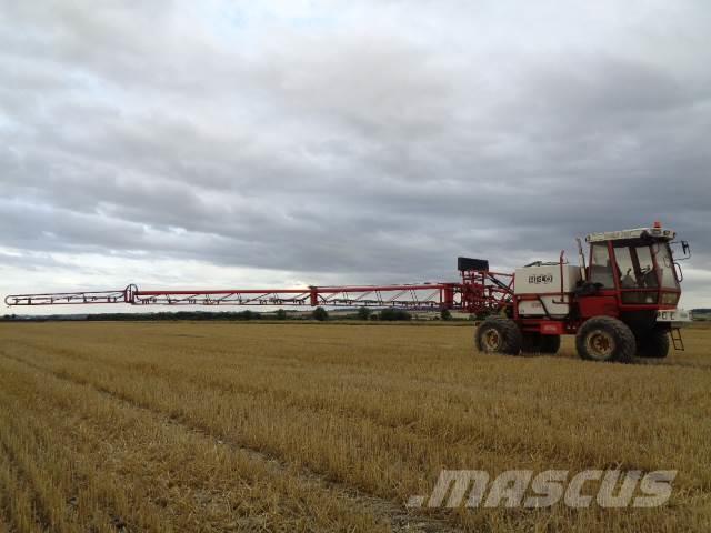 Bateman hi/lo 24 meter self propelled sprayer Self-propelled sprayers