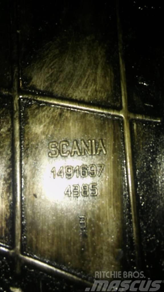 Scania R420 rocker cover 1491697,1517928 Engines