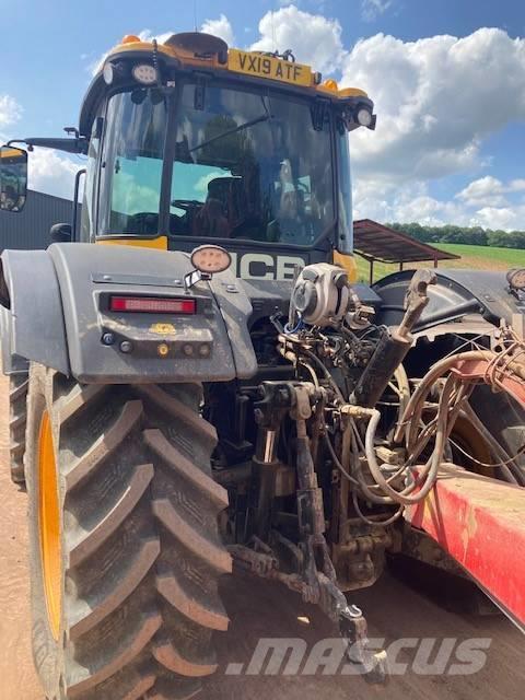 JCB Fastrac 4220 Tractors
