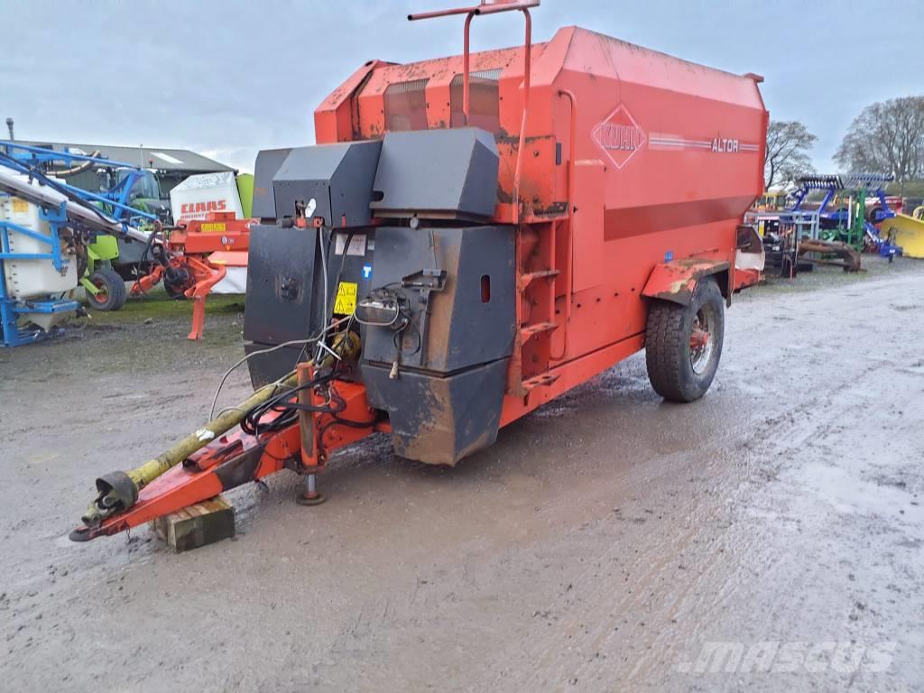 Kuhn Altor 11050 Bale shredders, cutters and unrollers