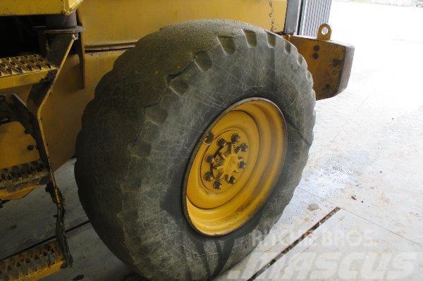  4 st beg 17,5x25 däck med fälg till Volvo L50C Tyres, wheels and rims
