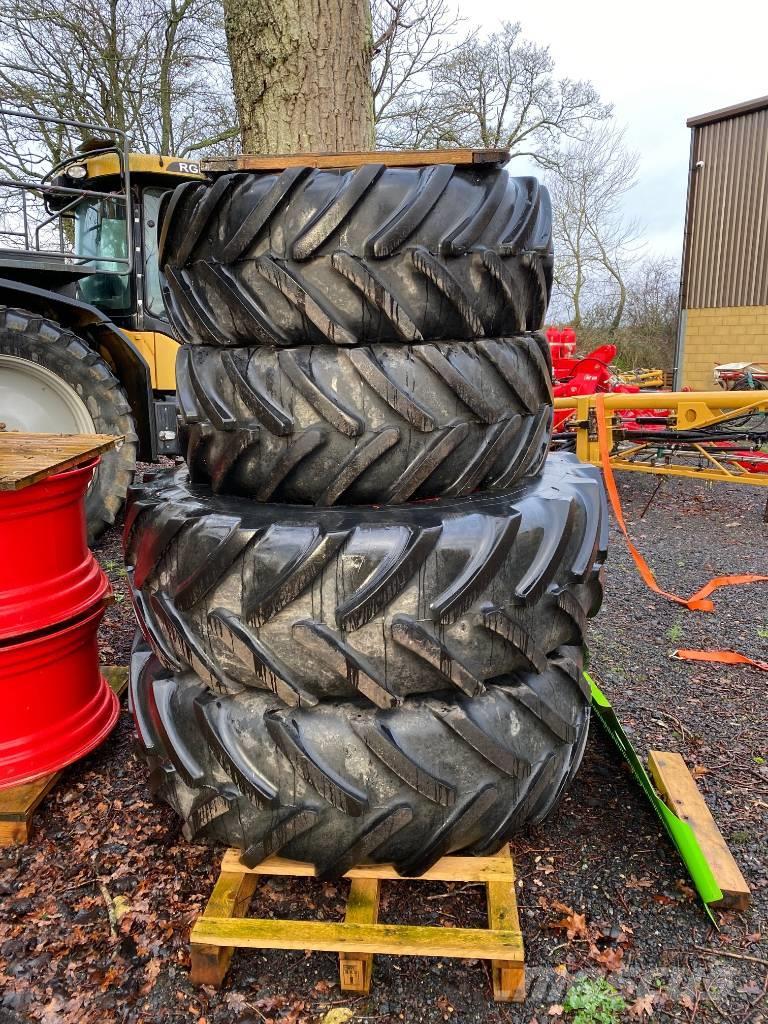 Fendt 520/70R38 80% & 420/70R28 80% Tyres, wheels and rims