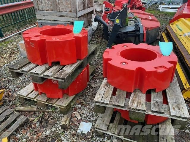 Fendt 2 x 1000kg wheel weights Other tractor accessories