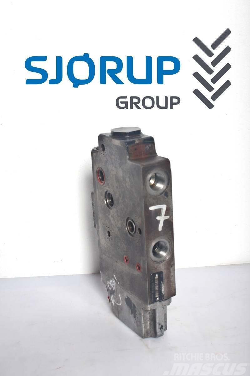 Deutz-Fahr Agrotron 6180 TTV Remote control valve Hydraulics