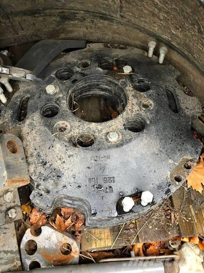 Challenger 4 X 57KG IDLER WEIGHTS. Other tractor accessories