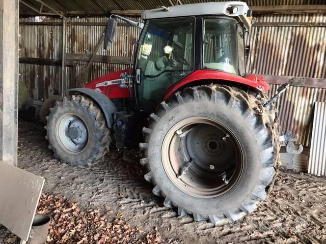 Massey Ferguson 5713 Tractors