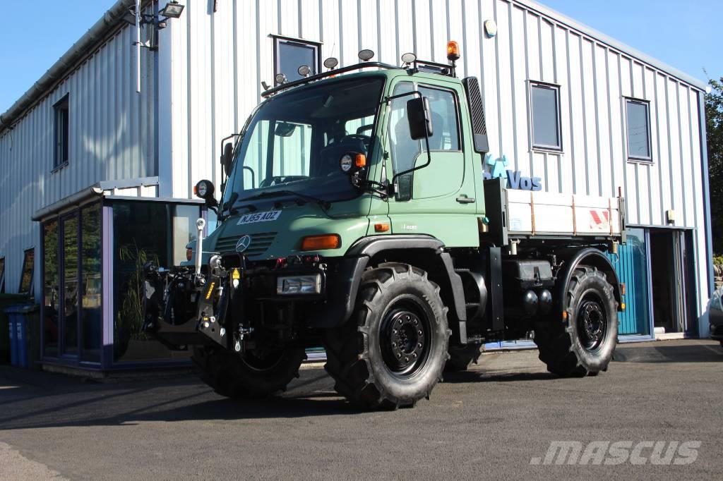 Mercedes-Benz U400 Unimog Tractors