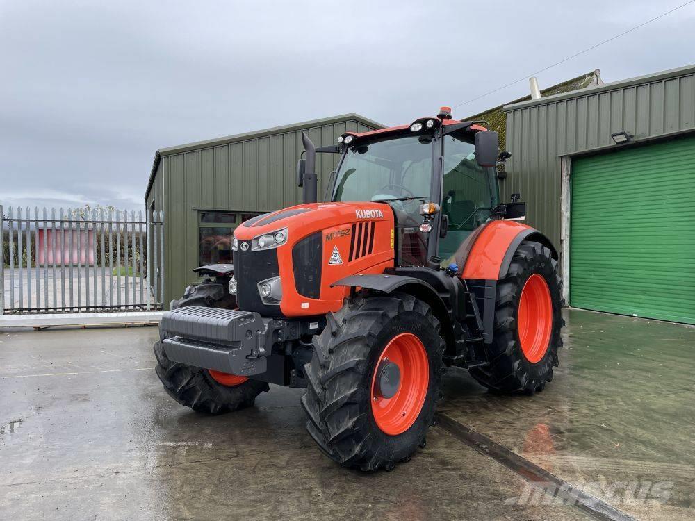 Kubota M 7152 Tractors