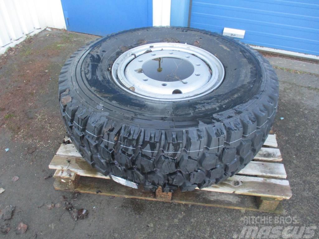  Continental/Michelin 395/85R20 Tyres, wheels and rims