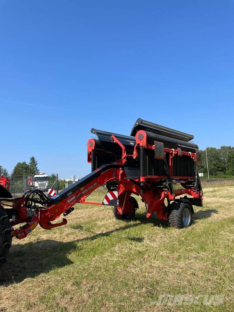 Kuhn Merge Maxx 950 Windrowers