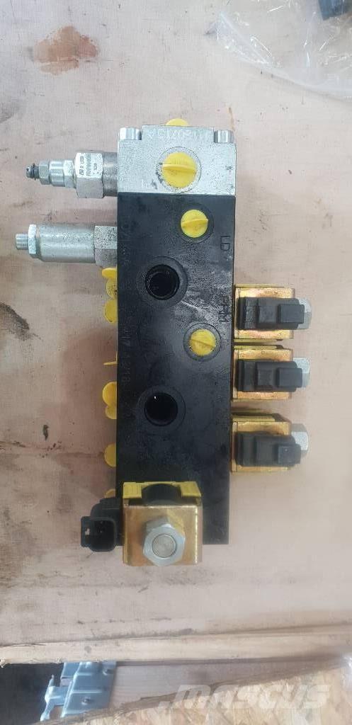 Komatsu 855 SERVICE VALVE Hydraulics
