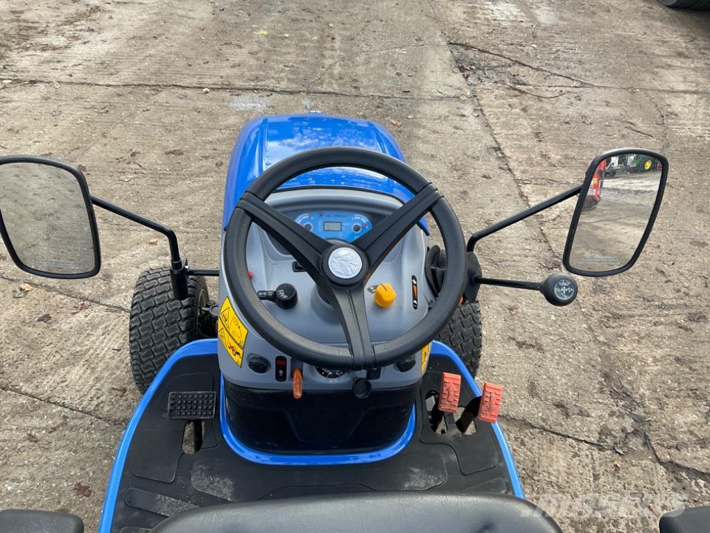 New Holland Boomer 25 Tractors