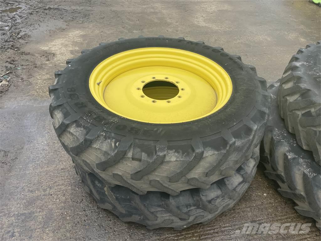 John Deere 380/105R50 Tyres, wheels and rims