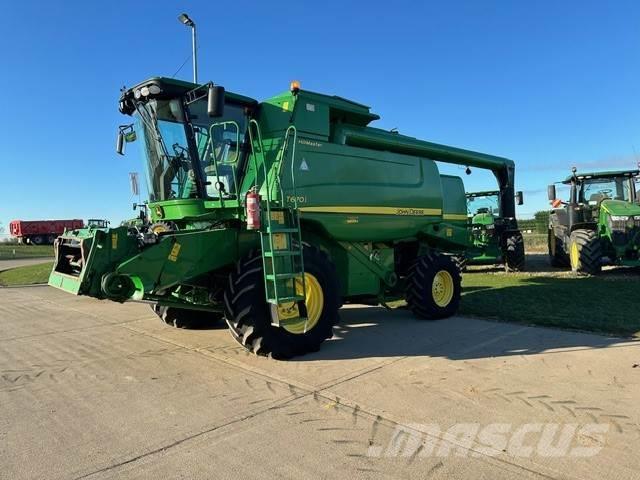 John Deere T670HM Combine harvesters