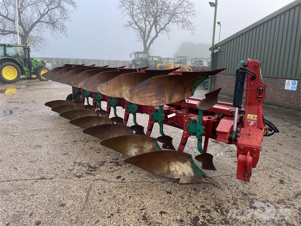 Kverneland LO85 Reversible ploughs