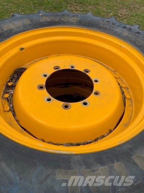  WHEELS Tyres, wheels and rims