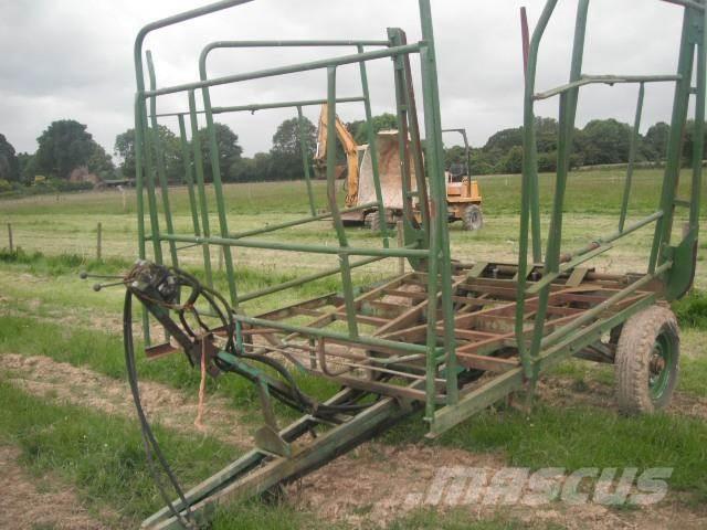  Bale Transporter Bale shredders, cutters and unrollers