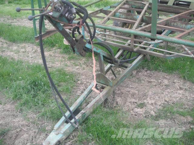  Bale Transporter Bale shredders, cutters and unrollers