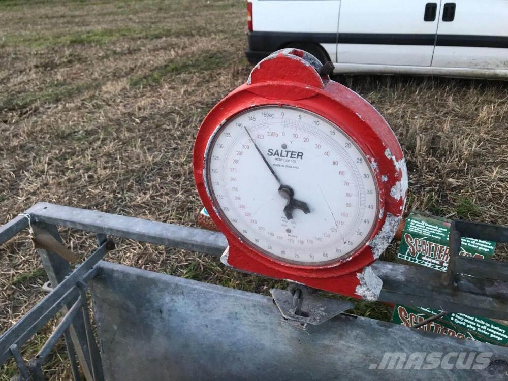  Calf weighing crush Other livestock machinery and accessories