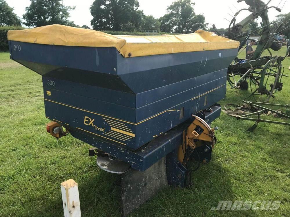 Sulky Fertiliser Spreader Manure spreaders