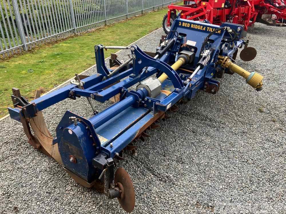  GEORGE MOATE Triple Bed Tilla 5.4M HD54 Potato equipment - Others