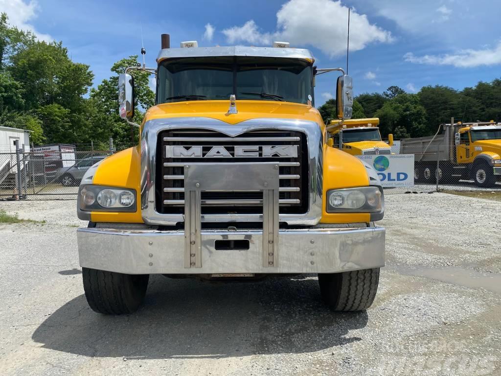 Mack Granite GU 713 Tipper trucks
