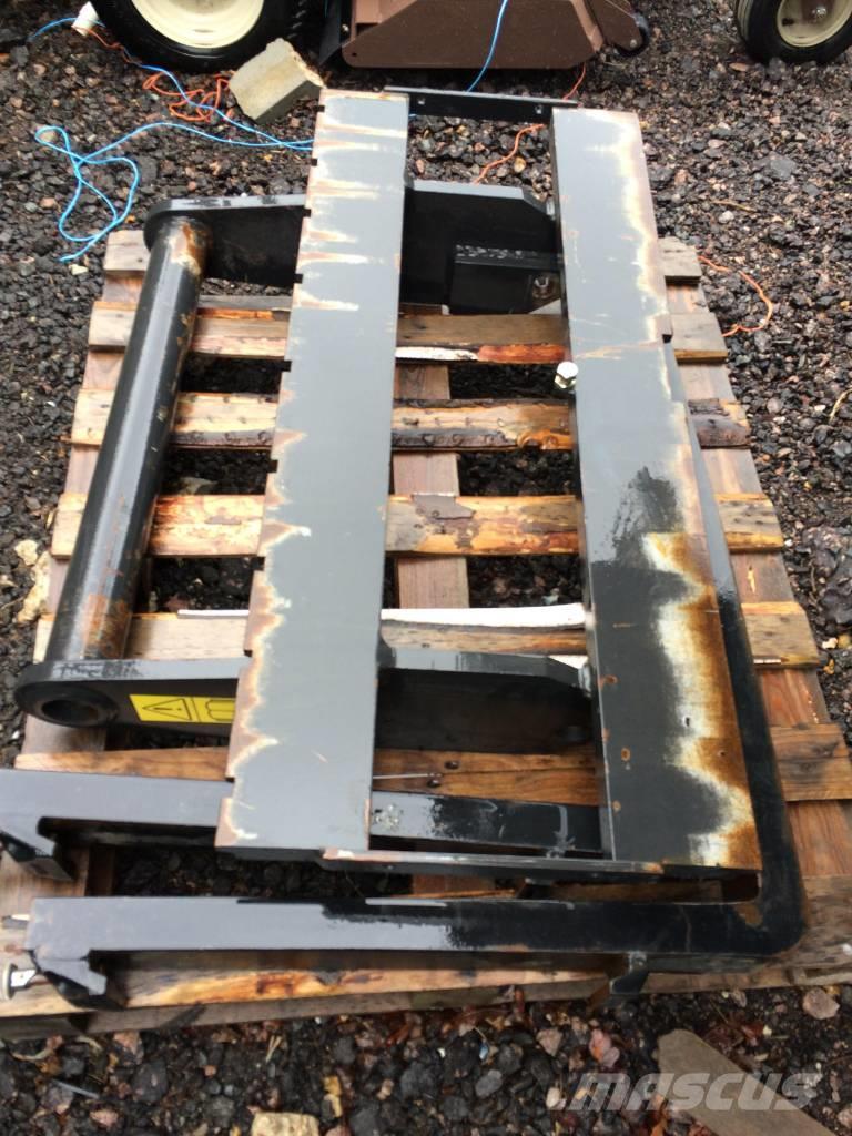 Massey Ferguson Pallet Fork & Frame Other loading and digging and accessories