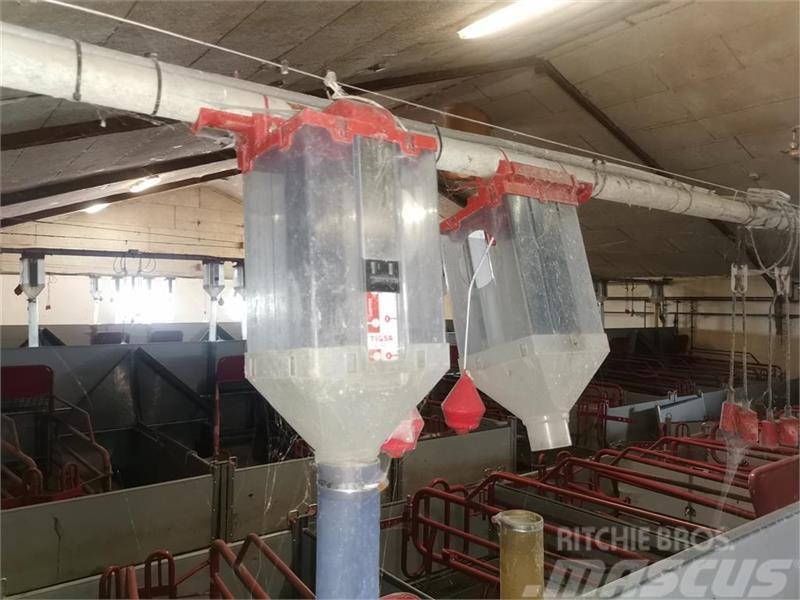  - - -   Foderkasser     6 L   til 48 mm rør Other livestock machinery and accessories