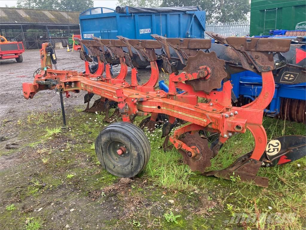 Gregoire Besson RB7 Reversible ploughs